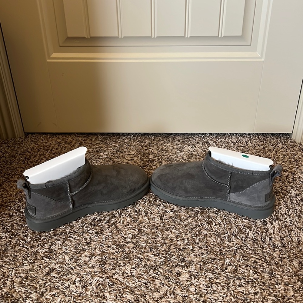 Used Ugg Classic Ultra Mini size 8